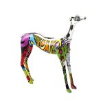 Statue de chien lévrier coloré