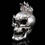 Statue tête de mort style punk crâne 21 cm
