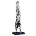 Statue homme l'artiste de la balance